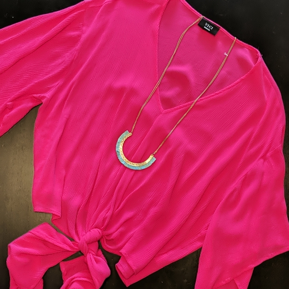 Vici tie front top